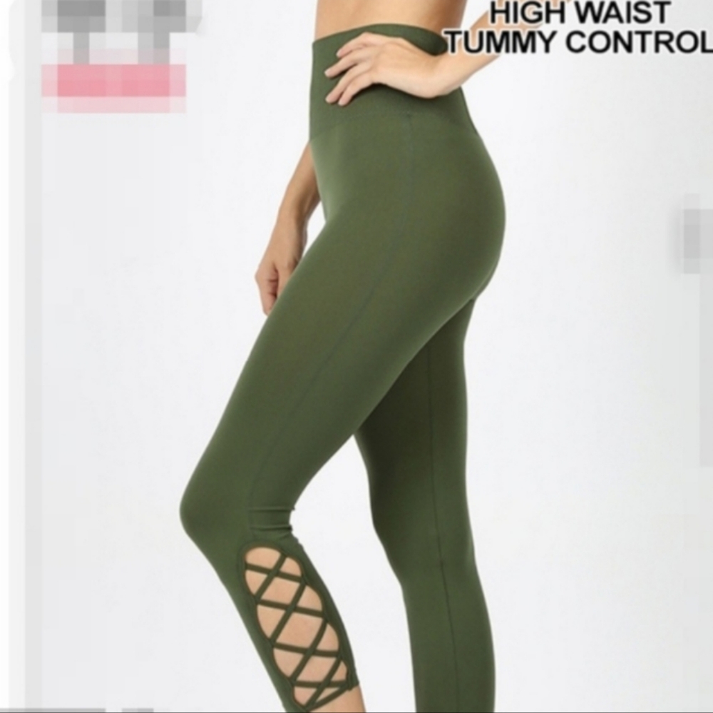 Zenana Outfitters Green Capris High Waist Tummy Control Leggings